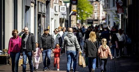 hoeveel vrouwen wonen er in nederland
